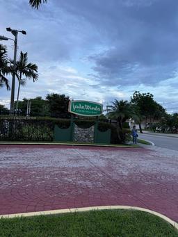 Picture of 1680 NE 191St St # 2, Miami, FL 33179