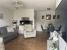 Picture of 10054 Winding Lake Rd # 103, Sunrise, FL 33351
