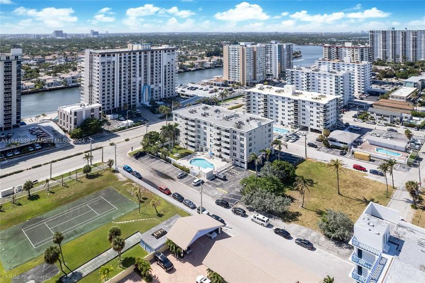 Picture of 1901 S Ocean Dr # 303, Hollywood FL 33019