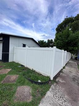 Picture of 3420 NW 41St St, Lauderdale Lakes, FL 33309