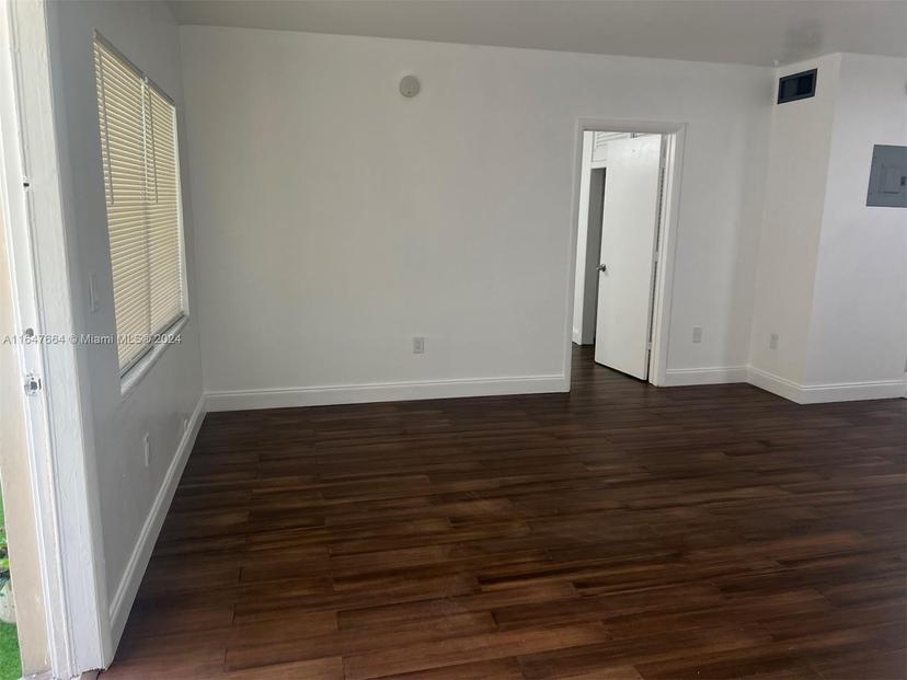 Picture of 2072 NE 169Th St # 5, North Miami Beach FL 33162