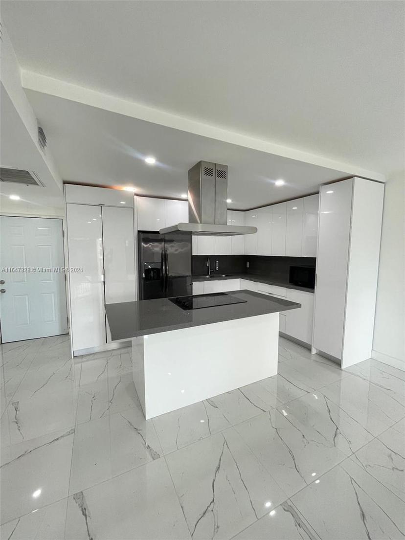 Picture of 8290 Lake Drive # 427, Doral FL 33166