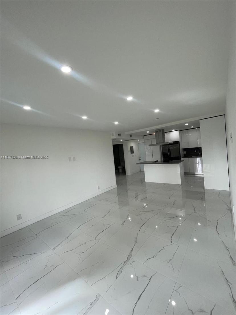 Picture of 8290 Lake Drive # 427, Doral FL 33166