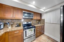 Picture of 7125 Bay Dr # 201, Miami Beach, FL 33141