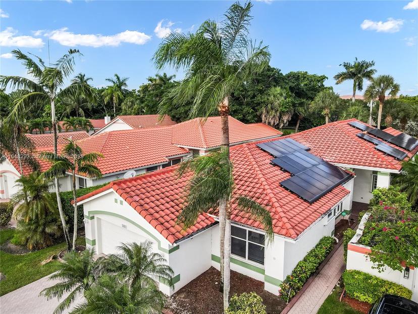Picture of 1061 Bel Aire Dr E, Pembroke Pines FL 33027