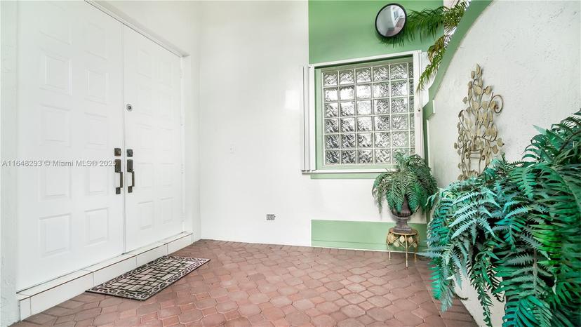 Picture of 1061 Bel Aire Dr E, Pembroke Pines FL 33027