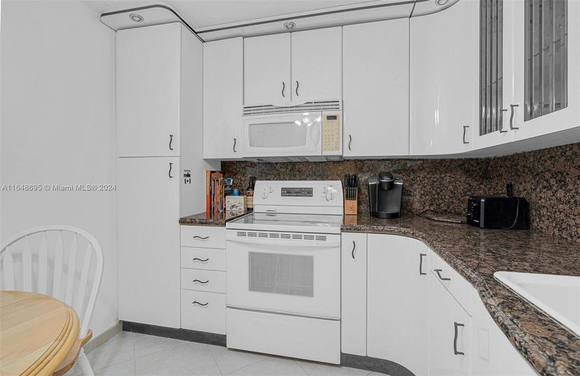 Picture of 1890 S Ocean Dr # 807, Hallandale Beach FL 33009