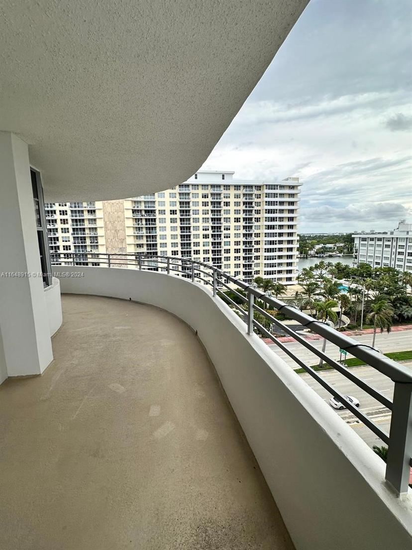Picture of 5555 Collins Ave # 10B, Miami Beach FL 33140