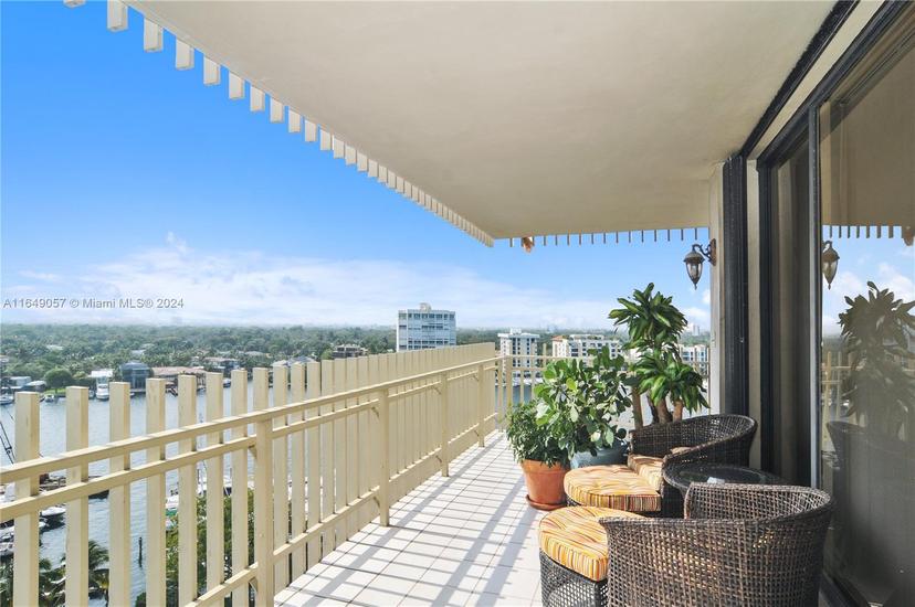 Picture of 3 Grove Isle Dr # C1110, Miami FL 33133