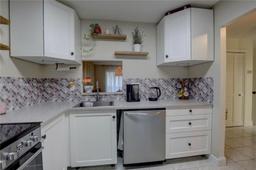 Picture of 233 NE 14Th Ave # 304, Hallandale Beach, FL 33009