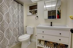 Picture of 233 NE 14Th Ave # 304, Hallandale Beach, FL 33009