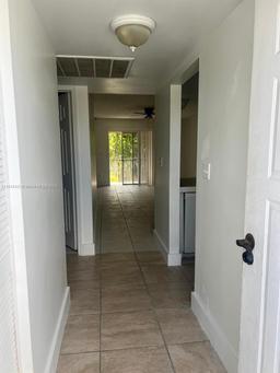Picture of 438 NE 210Th Cir Ter # 4B, Miami, FL 33179