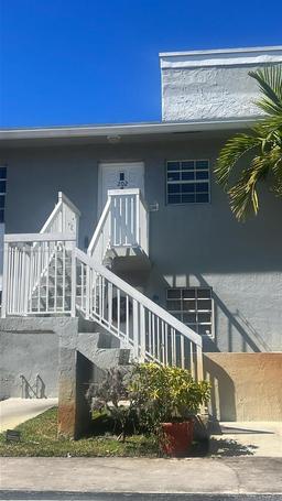 Picture of 438 NE 210Th Cir Ter # 4B, Miami, FL 33179
