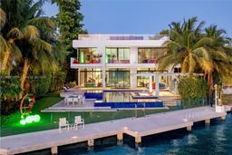 Picture of 5004 N Bay Rd, Miami Beach, FL 33140