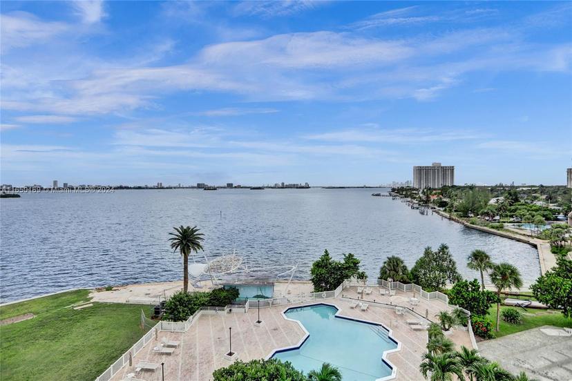 Picture of 11111 Biscayne Blvd # 7F, Miami FL 33181