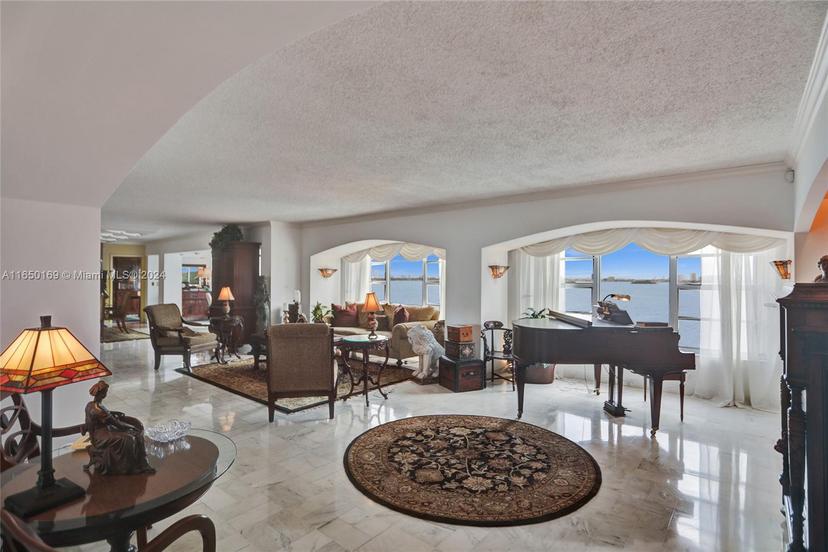 Picture of 11111 Biscayne Blvd # 7F, Miami FL 33181