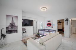 Picture of 925 NE 4Th St, Hallandale Beach, FL 33009