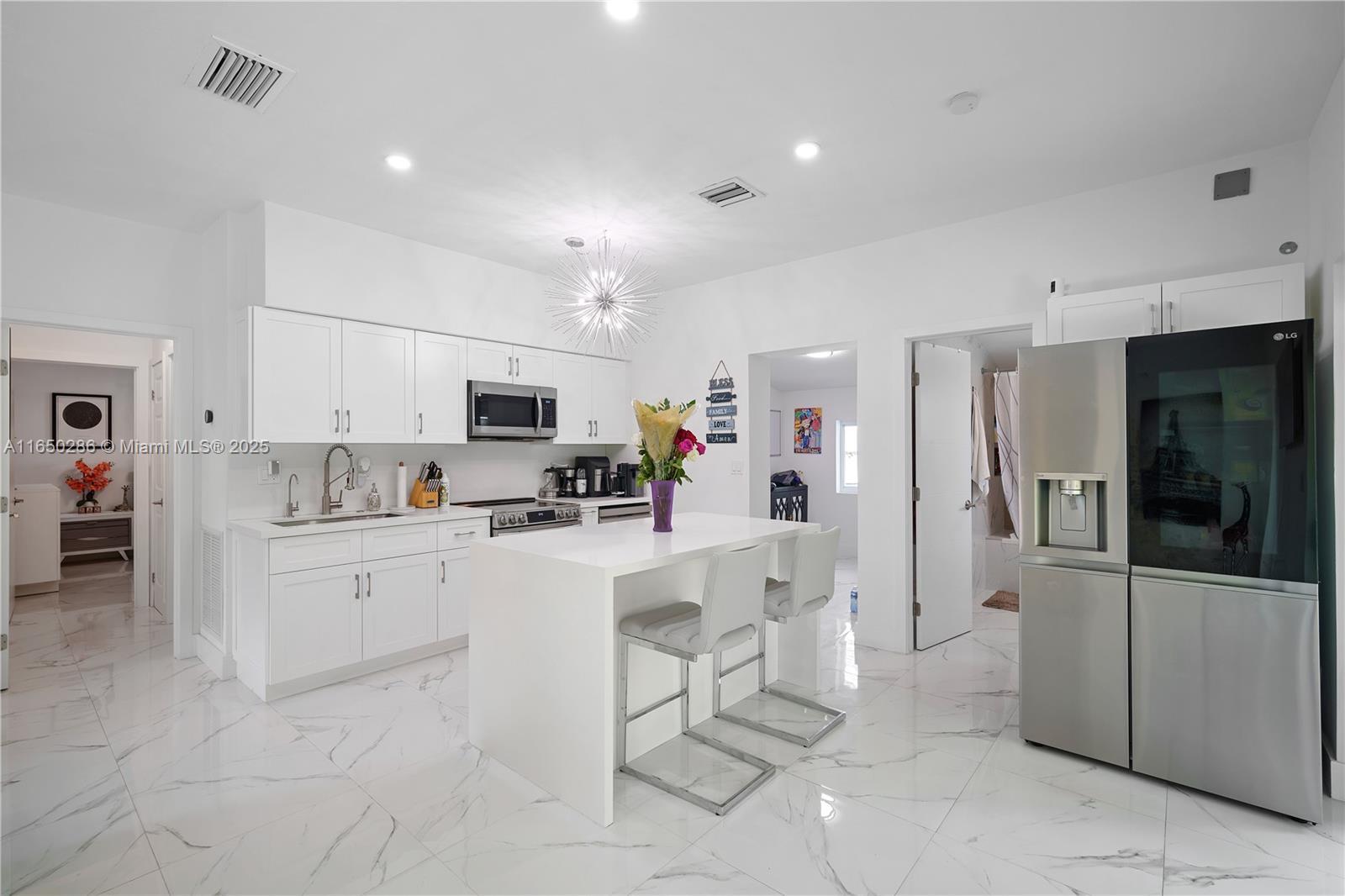 Picture of 925 NE 4Th St, Hallandale Beach, FL 33009
