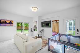 Picture of 925 NE 4Th St, Hallandale Beach, FL 33009