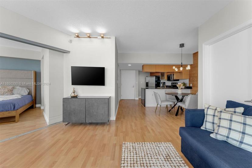Picture of 1750 N Bayshore Dr # 1401, Miami FL 33132