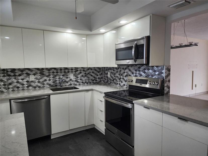Picture of 2855 Leonard Dr # H406, Aventura FL 33160