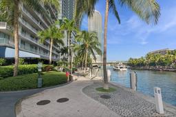 Picture of 690 SW 1St Ct # 2310, Miami, FL 33130