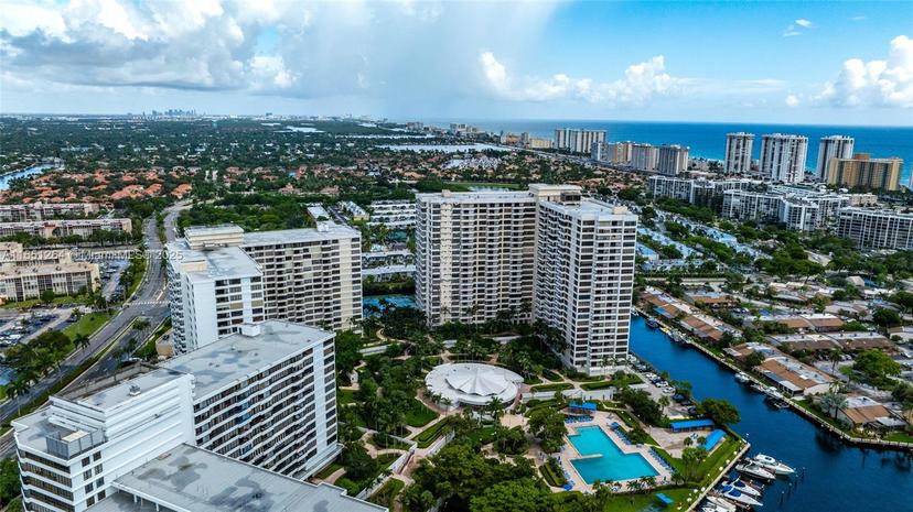 Picture of 2500 Parkview Dr # 517, Hallandale Beach FL 33009