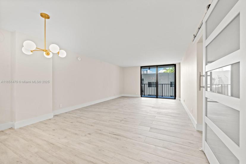 Picture of 2625 Collins Ave # 309, Miami Beach FL 33140