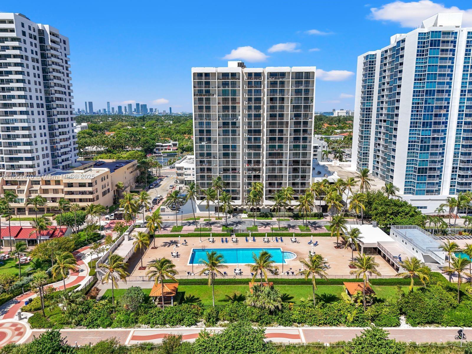 Picture of 2625 Collins Ave # 309, Miami Beach, FL 33140
