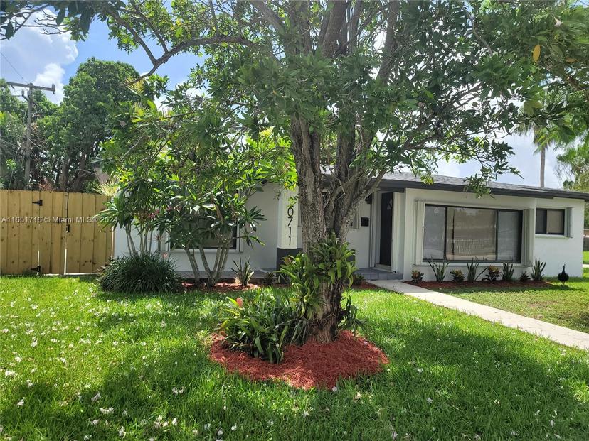 Picture of 20711 Eagle Nest Rd, Cutler Bay FL 33189