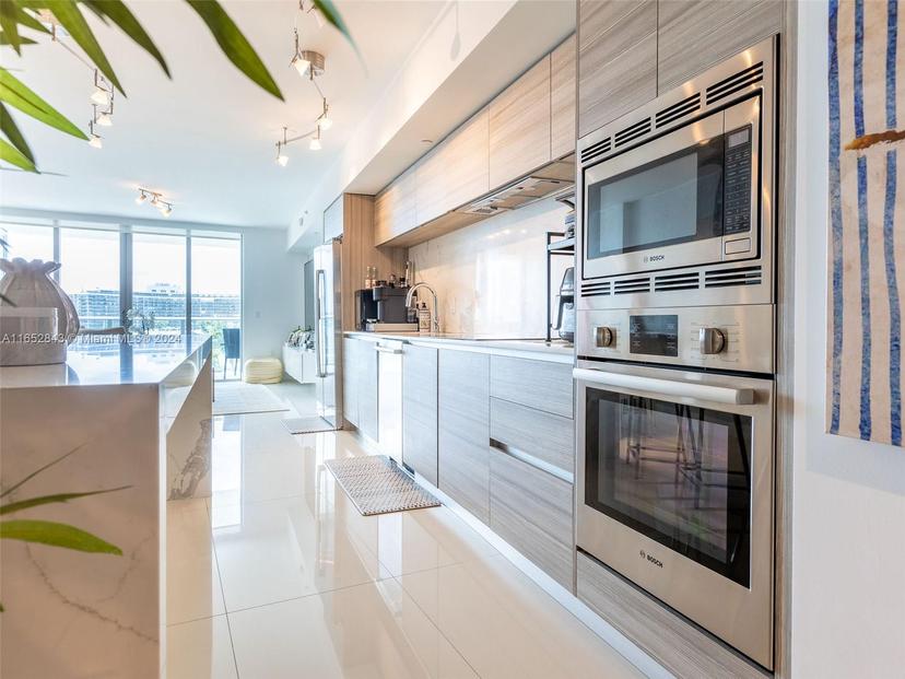Picture of 6620 Indian Creek Dr # 412, Miami Beach FL 33141