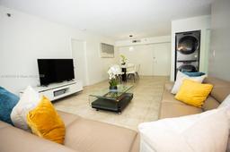 Picture of 3300 NE 192Nd St # 214, Aventura, FL 33180