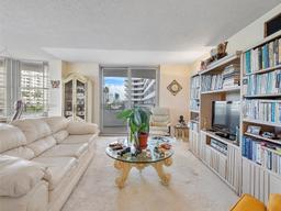 Picture of 5555 Collins Ave # 4S, Miami Beach, FL 33140