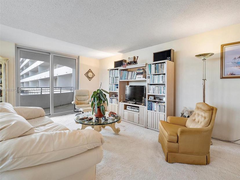 Picture of 5555 Collins Ave # 4S, Miami Beach FL 33140