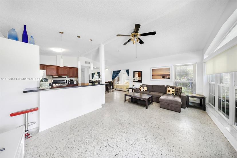 Picture of 1125 NE 6Th St, Hallandale Beach FL 33009