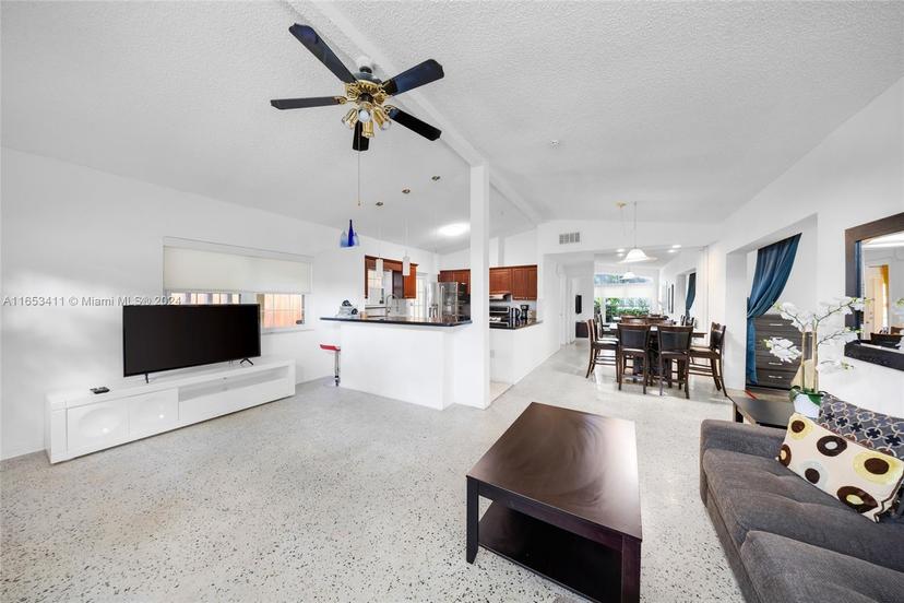 Picture of 1125 NE 6Th St, Hallandale Beach FL 33009