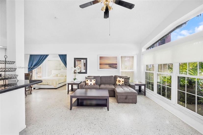 Picture of 1125 NE 6Th St, Hallandale Beach FL 33009