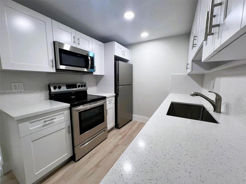 Picture of 2002 Granada Dr # J3, Coconut Creek FL 33066