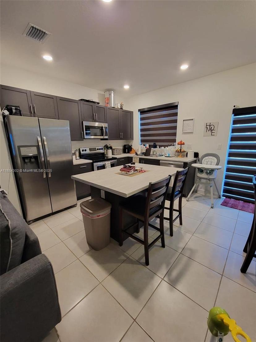 Picture of 1483 SE 26Th Ter # 1483, Homestead FL 33035