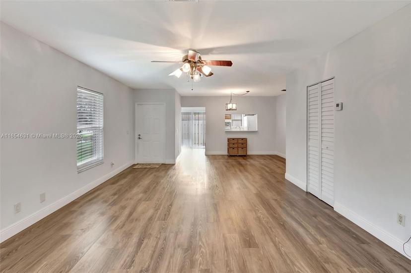 Picture of 1960 SE 1St Cir # 4B, Boynton Beach FL 33435