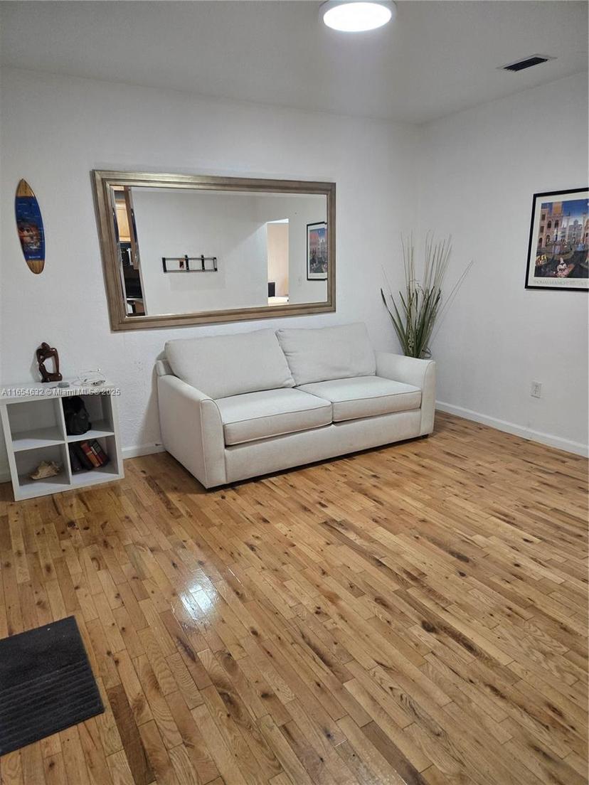 Picture of 824 Jefferson Ave # 2, Miami Beach FL 33139