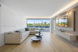 Picture of 20505 E Country Club Dr # 231, Aventura, FL 33180