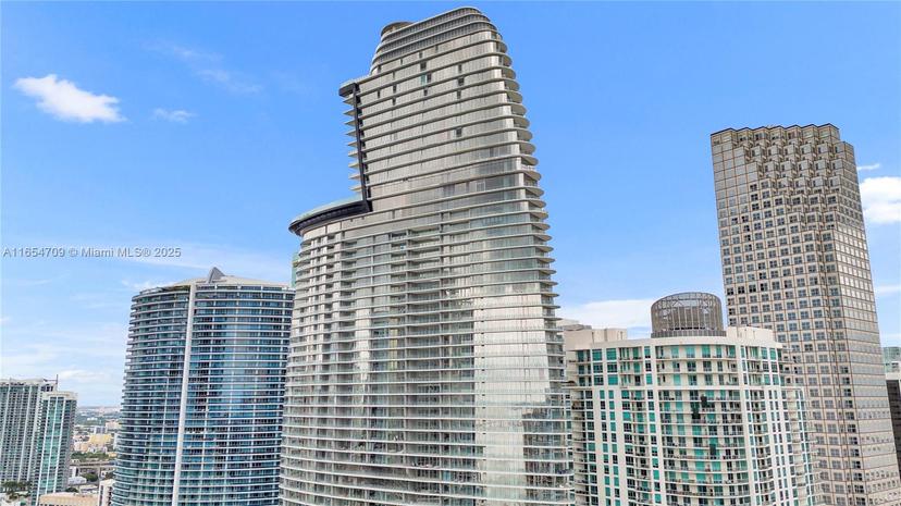 Picture of 300 Biscayne Blvd Way # 4203, Miami FL 33131