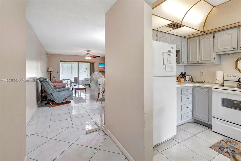 Picture of 1086 NW 85Th Ave # B13, Plantation FL 33322