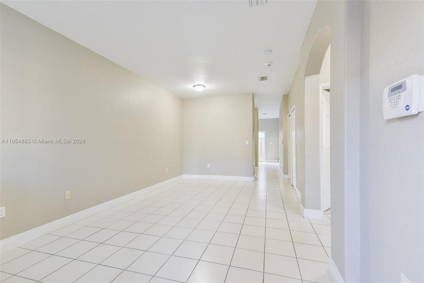 Picture of 1663 SE 29Th St # 109, Homestead FL 33035