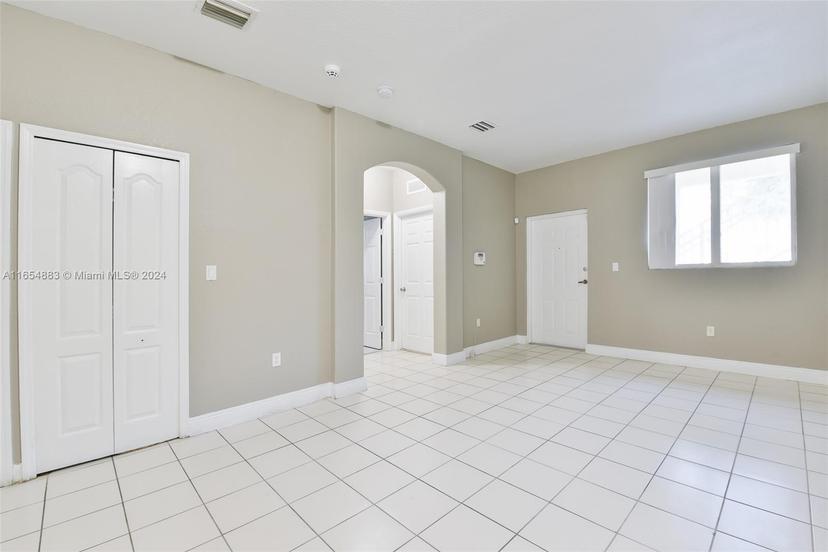 Picture of 1663 SE 29Th St # 109, Homestead FL 33035
