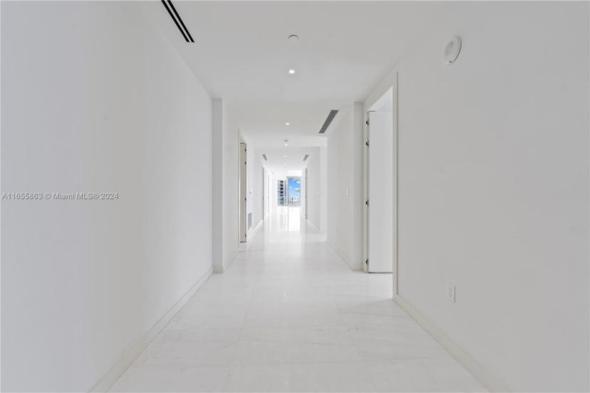 Picture of 300 Biscayne Blvd Way # 3201, Miami FL 33131