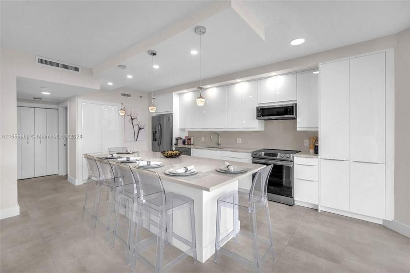 Picture of 20191 E Country Club Dr # 601, Aventura FL 33180