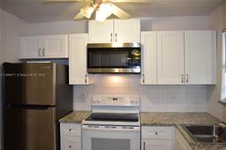 Picture of 8450 Sunrise Lakes Blvd # 111, Sunrise, FL 33322