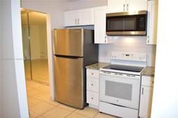 Picture of 8450 Sunrise Lakes Blvd # 111, Sunrise, FL 33322